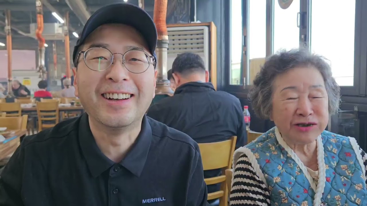 80살시골엄마 처음으로 짱어사준 큰아들 왕띵