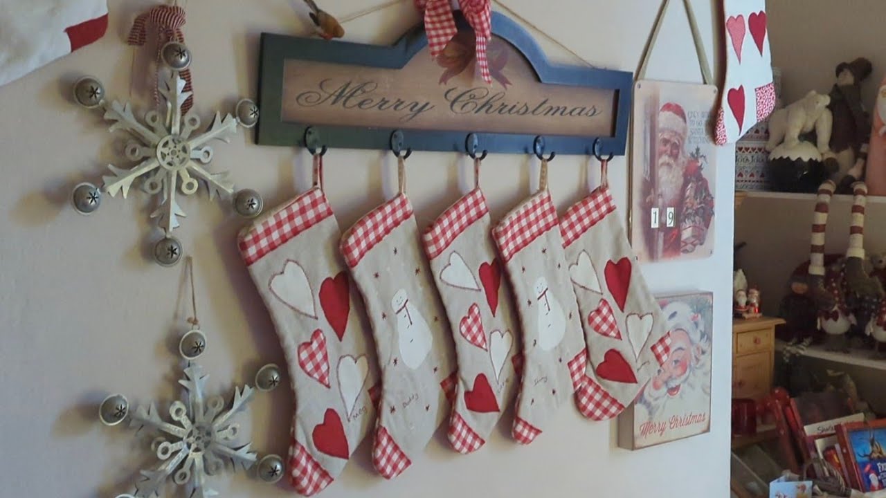 Stitched by Mrs D Vlogmas Day 6 - Crying at old photos