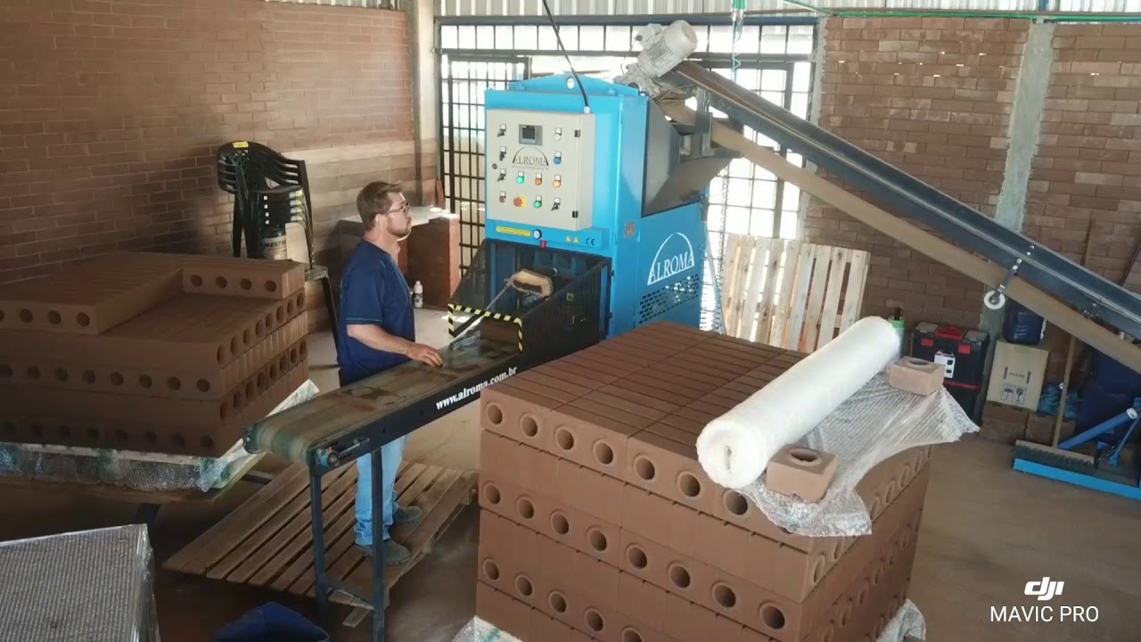 EcoTol - Parceira Alroma - Fabricando Tijolos Ecológicos