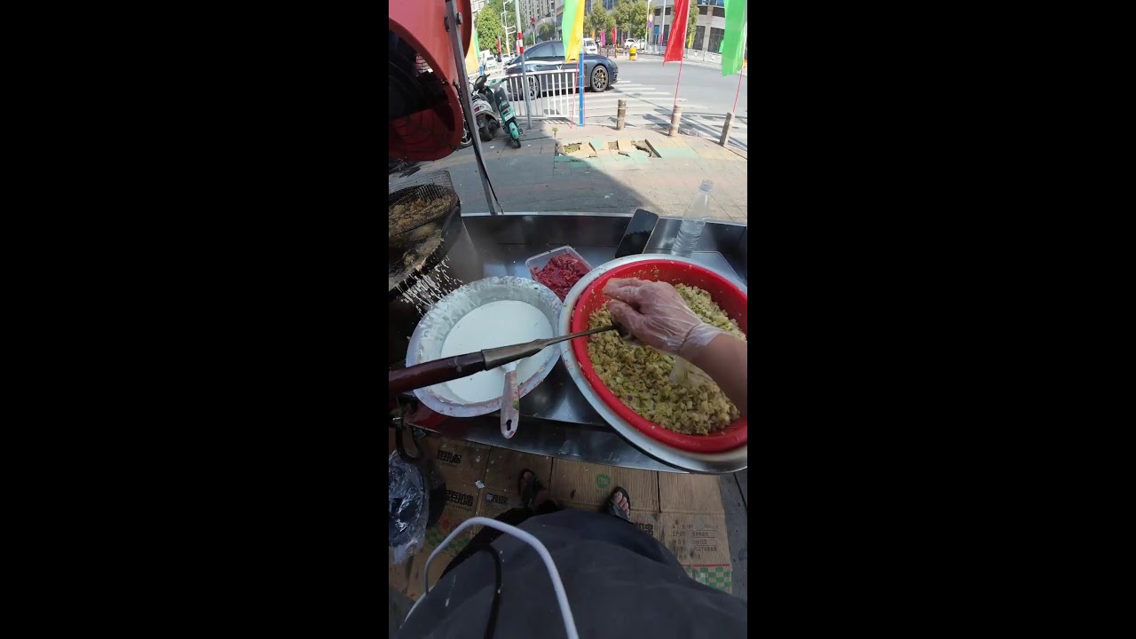 Delicious food live