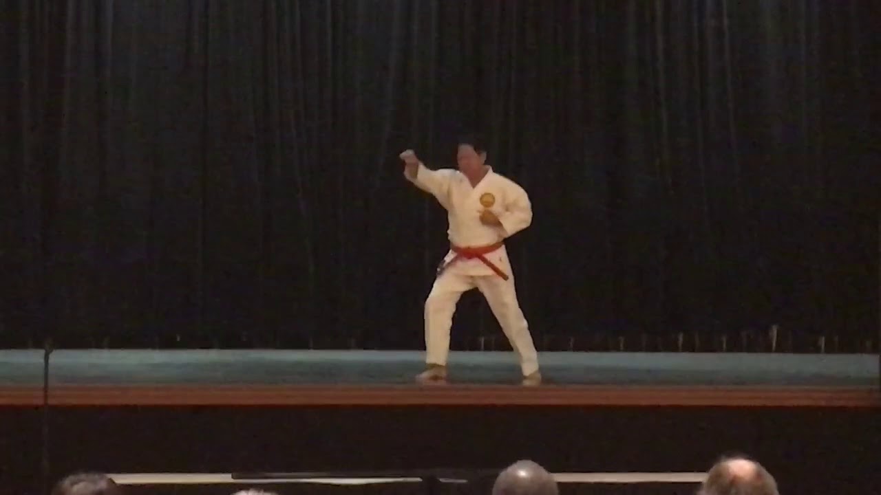 Hanshi Minoru Nakazato. Shorin-Ryu Shorinkan.