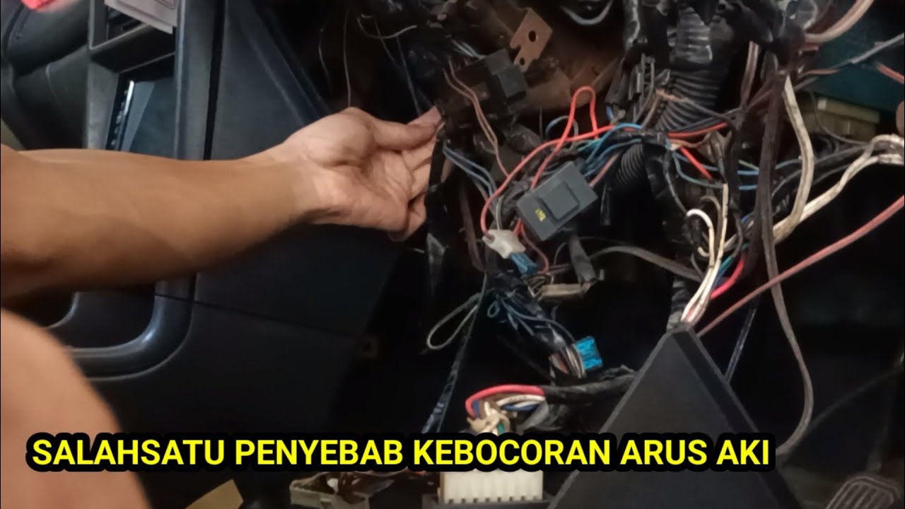 salahsatu penyebab kebocoran arus aki