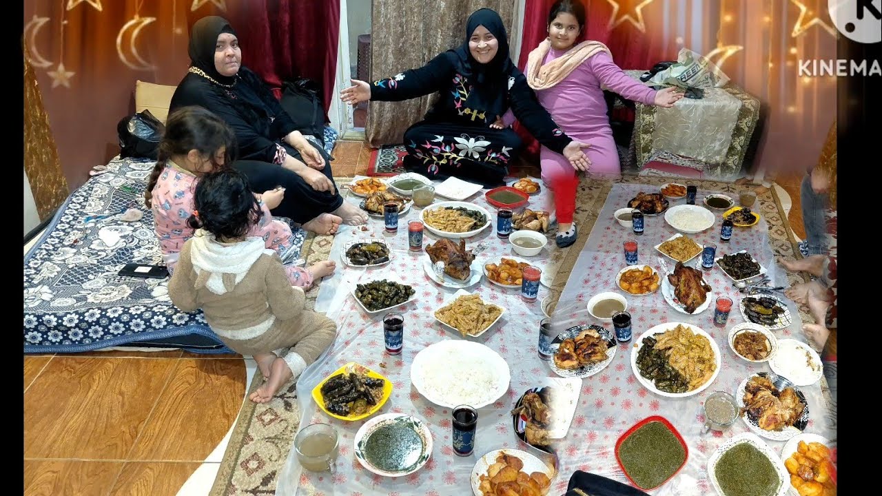 اول يوم رمضان مع اهلي ماما عزمتنا انا واخواتي واختي طبختلنا المحمر والمشمر واجمعنا كلنا احلي يوم 