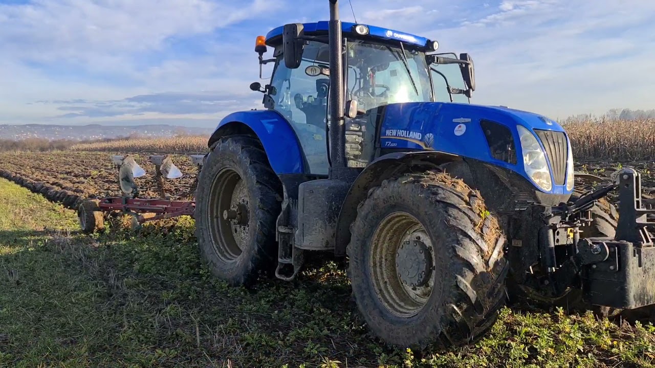 New Holland T7.220 Auto Command + Kverneland LB 100