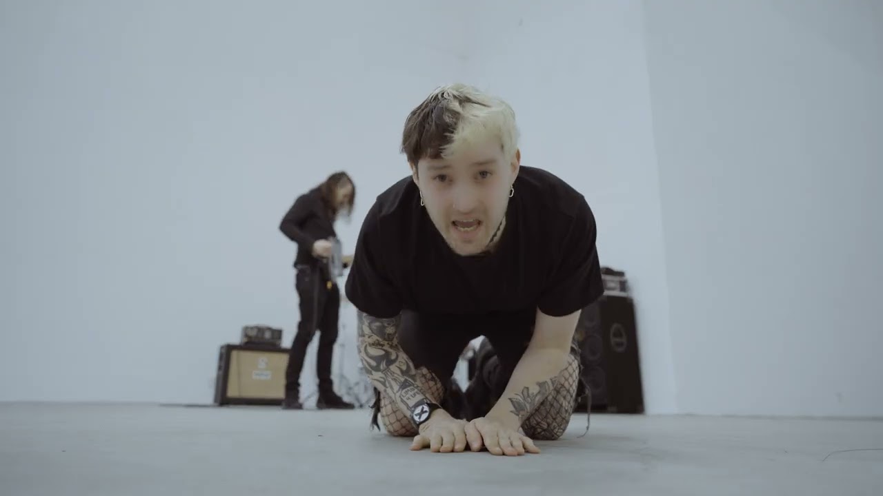 malheur - SORRY, MUSS OFF (Offizielles Video)