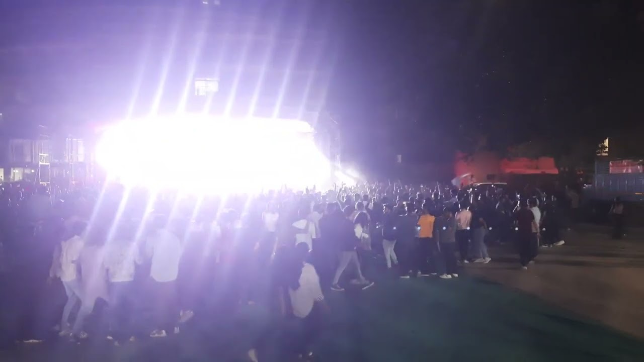 BMSCE UTSAV  fantastic performance surprise DJ #hiphop #amazing #fun #bengaluru #deeputr #kannadadj