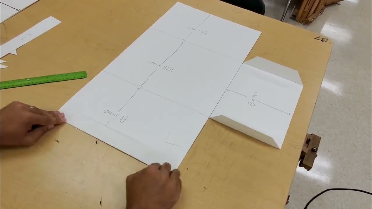 3D; simple, open, paper box to store your projects.
