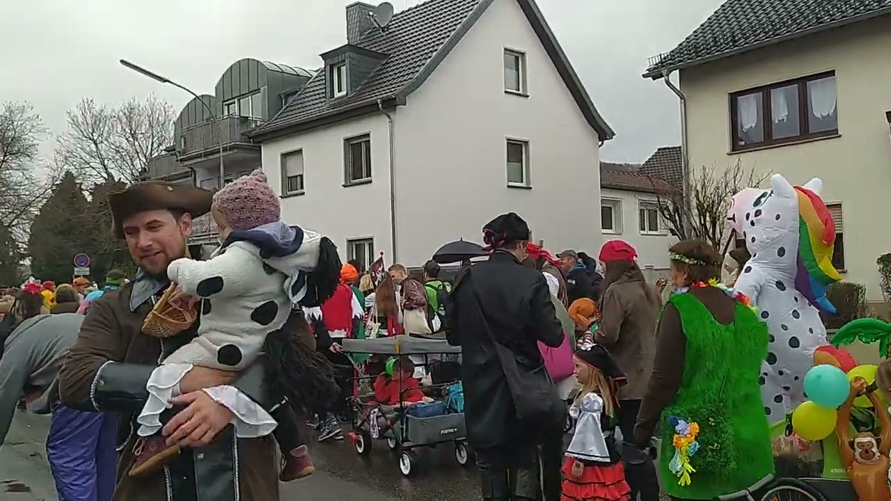 Karnevalsumzug in Heimersheim - Teil 2 (14:11 h am 18.02.23) © i-kp-altenahr