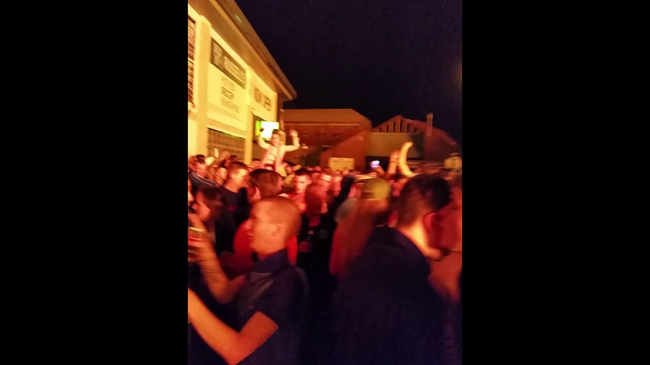 Sandy Row loyalists sing 