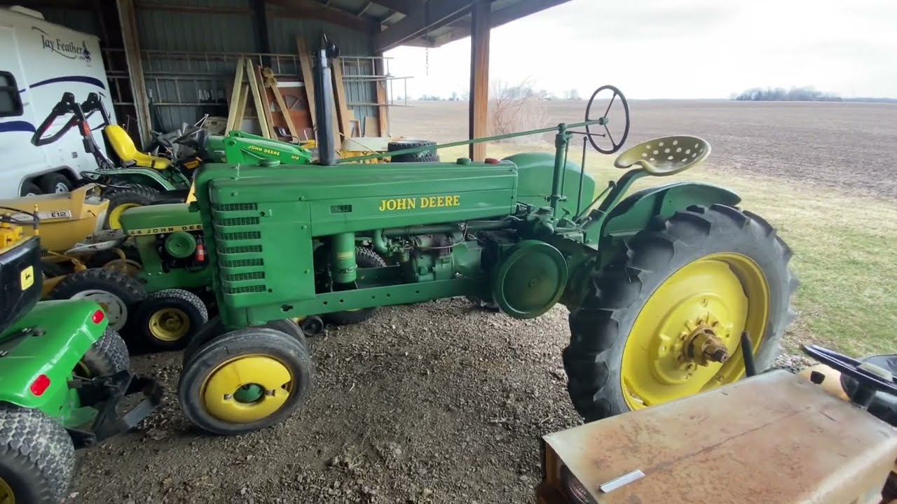 I found a 1942 John Deere Model H