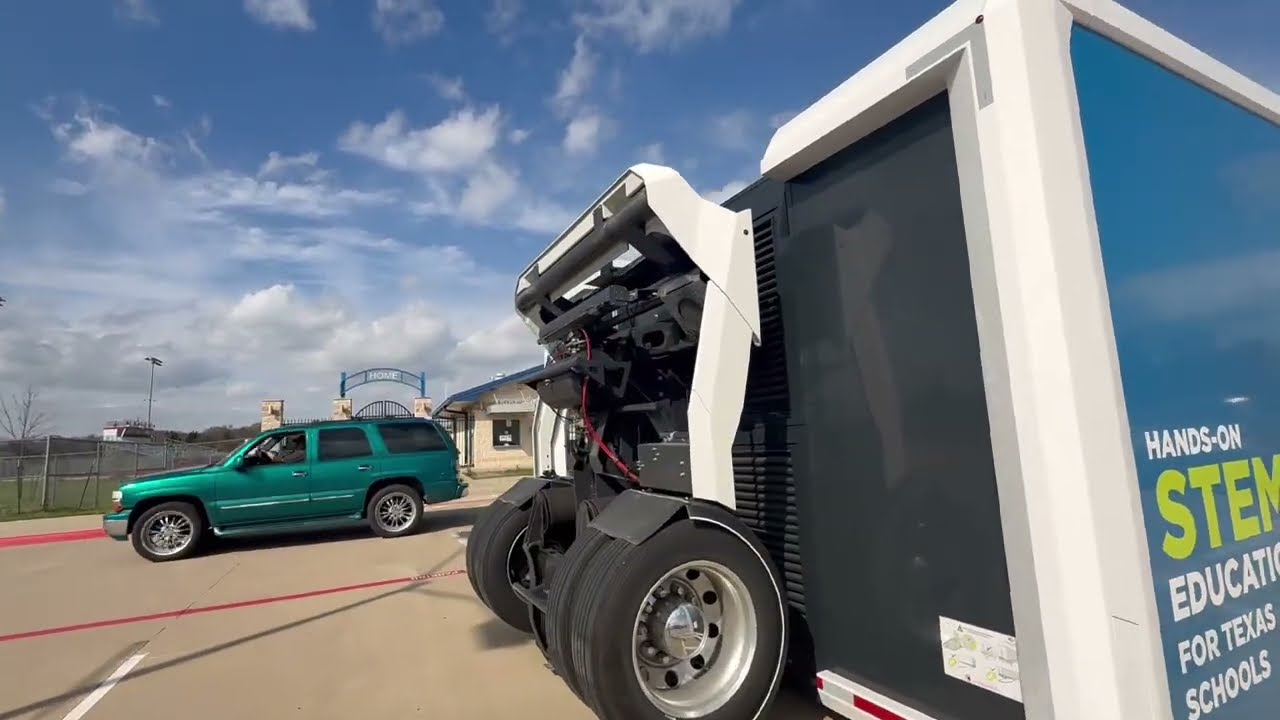 Expandable Trailer - Texas Mobile STEM Classroom