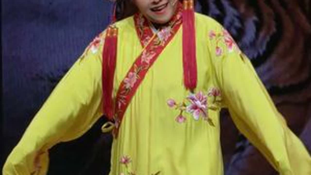 越剧《王老虎抢亲》张诚殷饰王老虎，裘巧芳饰周文宾#演出现场拍摄 #弘扬戏曲文化 #助手抖音 #越剧 #抖音推广
