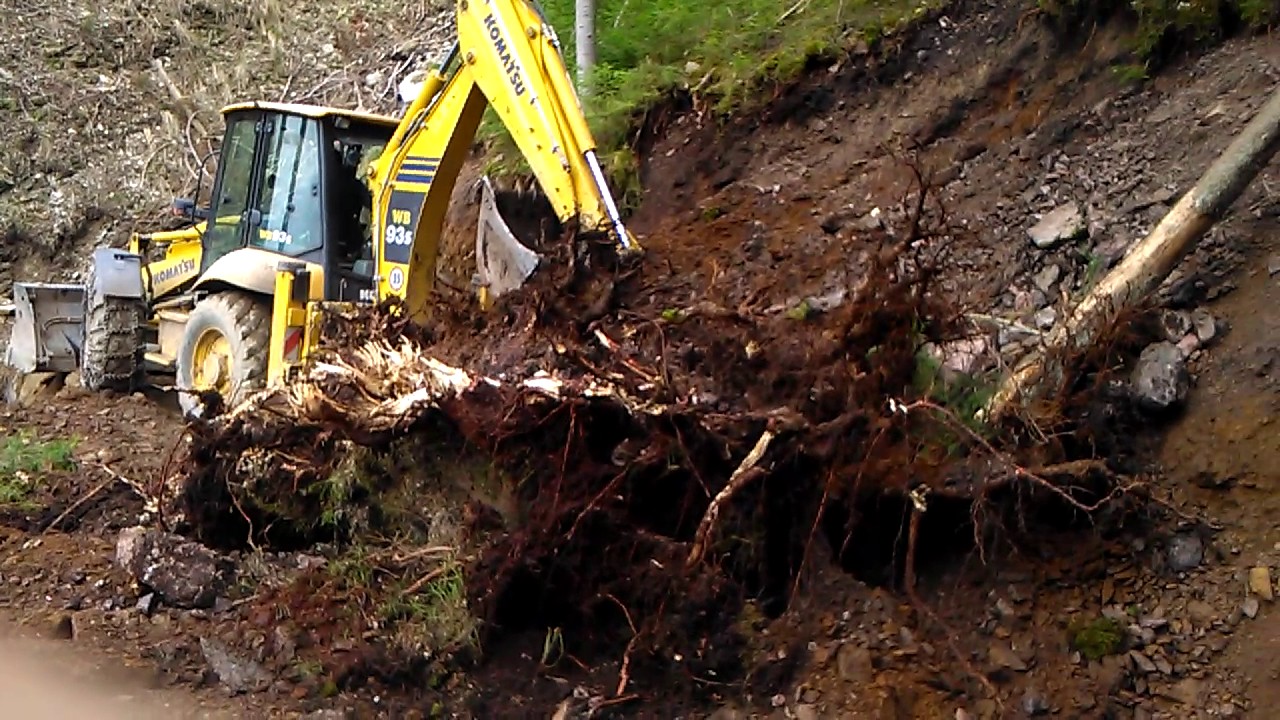 Práca v lese - Komatsu WB 93S
