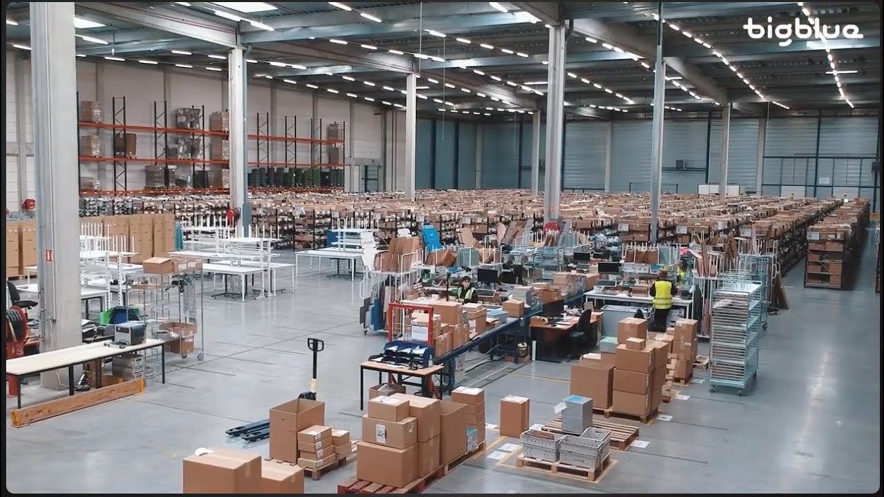 Visitez les entrepôts Bigblue pour les marques de mode