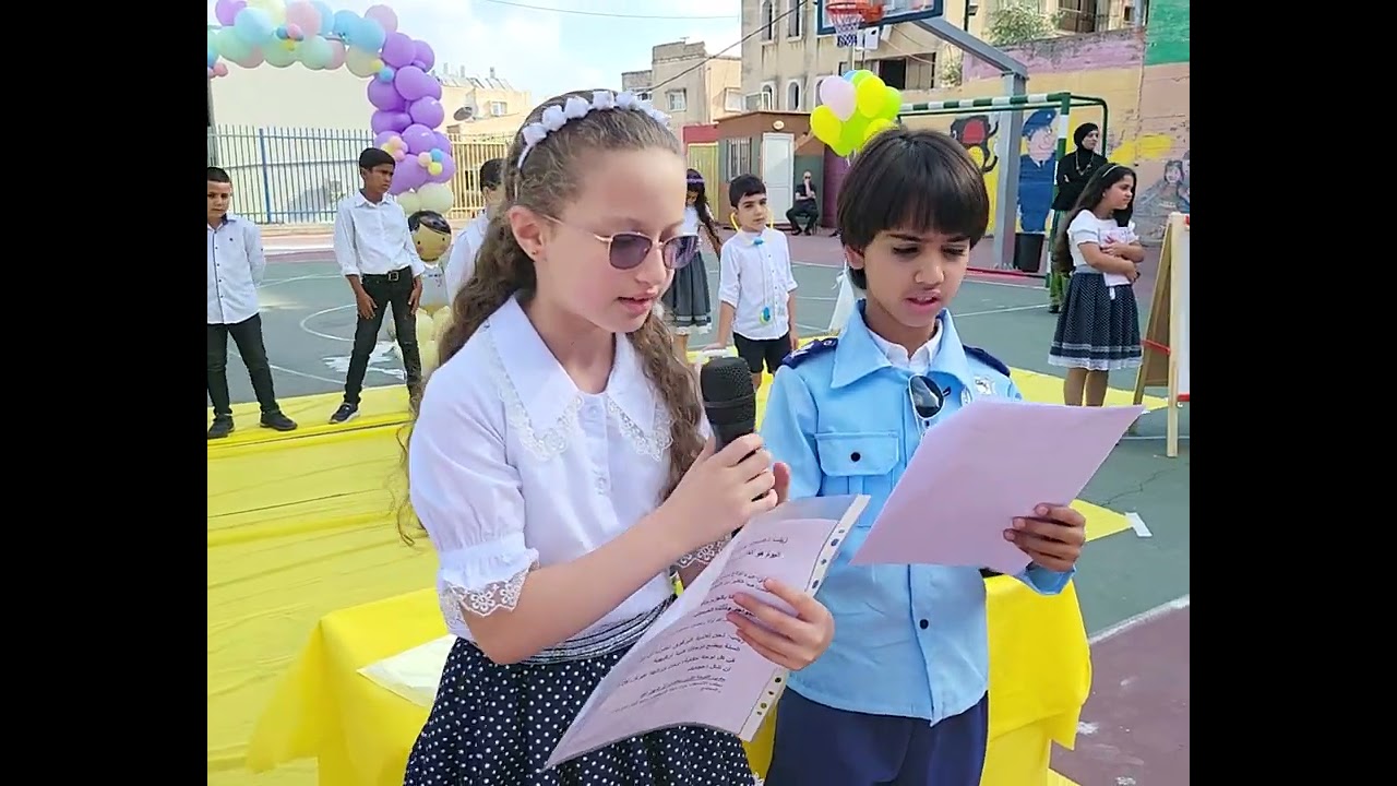 نشيد المهن أداء ثالث البرقوق خلال الحفل الختامي للسنة الدراسية في مدرسة الزهراء الطيبة 2022