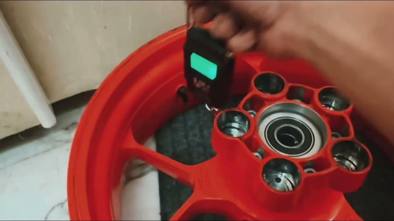 Aprilia RSV4 1100 Comparativa Cerchi Forgiati Vs Pressofusi