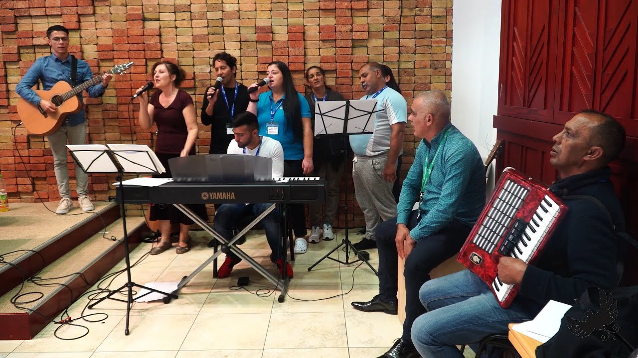 Tied a dicsőség (magyar és cigány nyelven) | Dicsőítés az Országos Cigánymissziós Konferencián