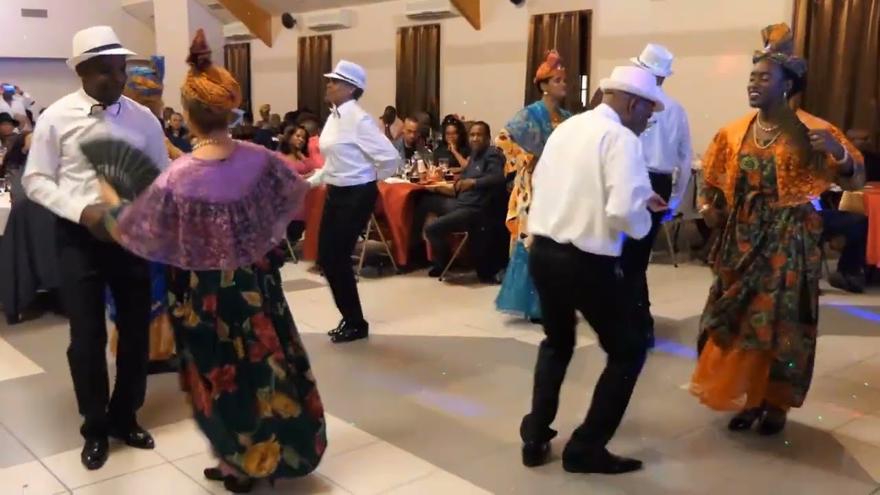 Madi et Kéra : Kadri Compas, Pantalon.