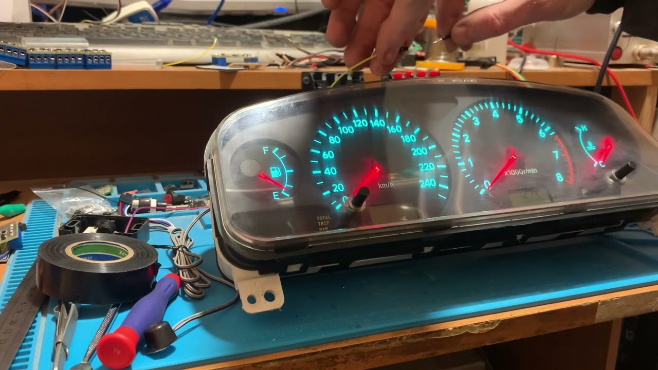 Пересвет приборной панели Toyota Avensis
