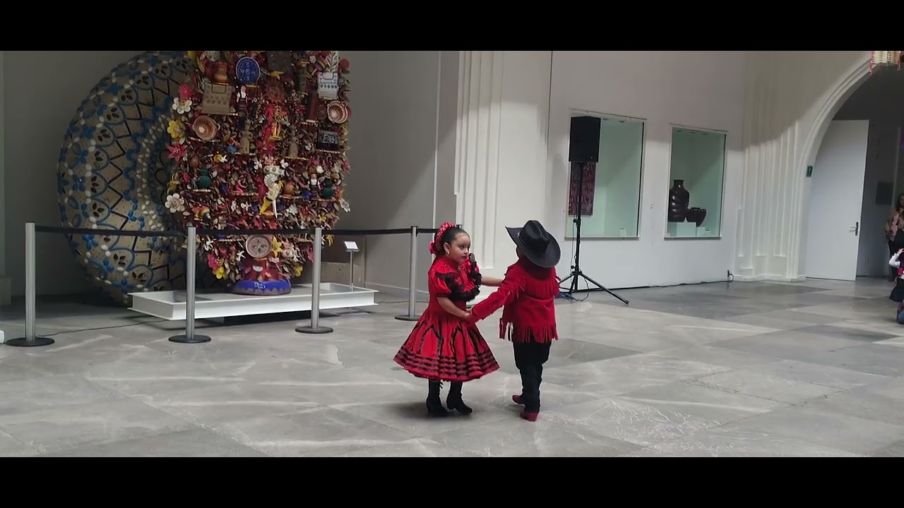 Ballet folklórico xochiquetzal (el cerro de la silla) museo de arte popular 