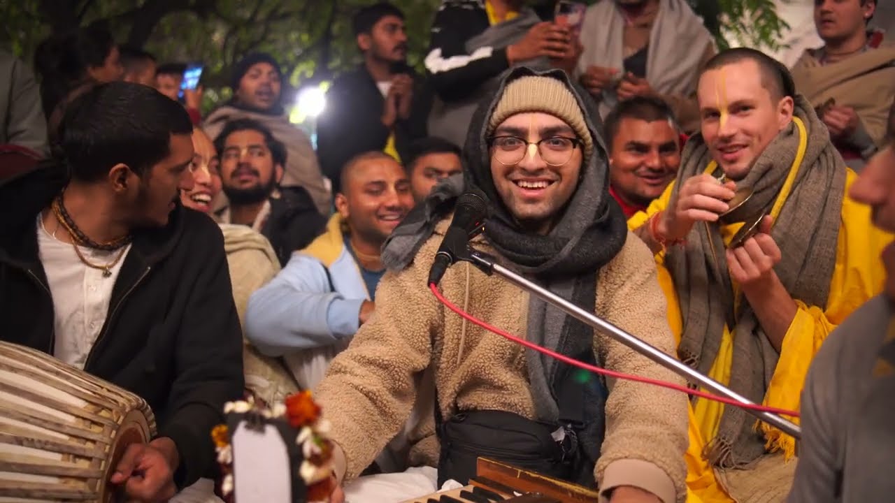 Magical Kirtan at Iskcon Vrindavan! 🥹🎉🤍