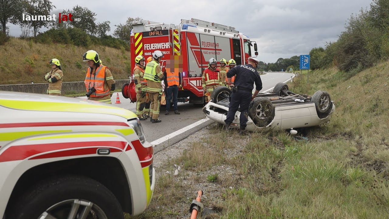 Cabrio bei schwerem Verkehrsunfall auf Innkreisautobahn in Haag am Hausruck überschlagen