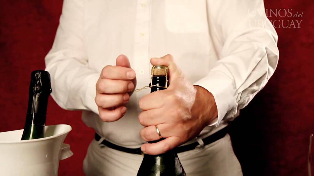 Vinos del Uruguay - Cómo servir un vino espumoso