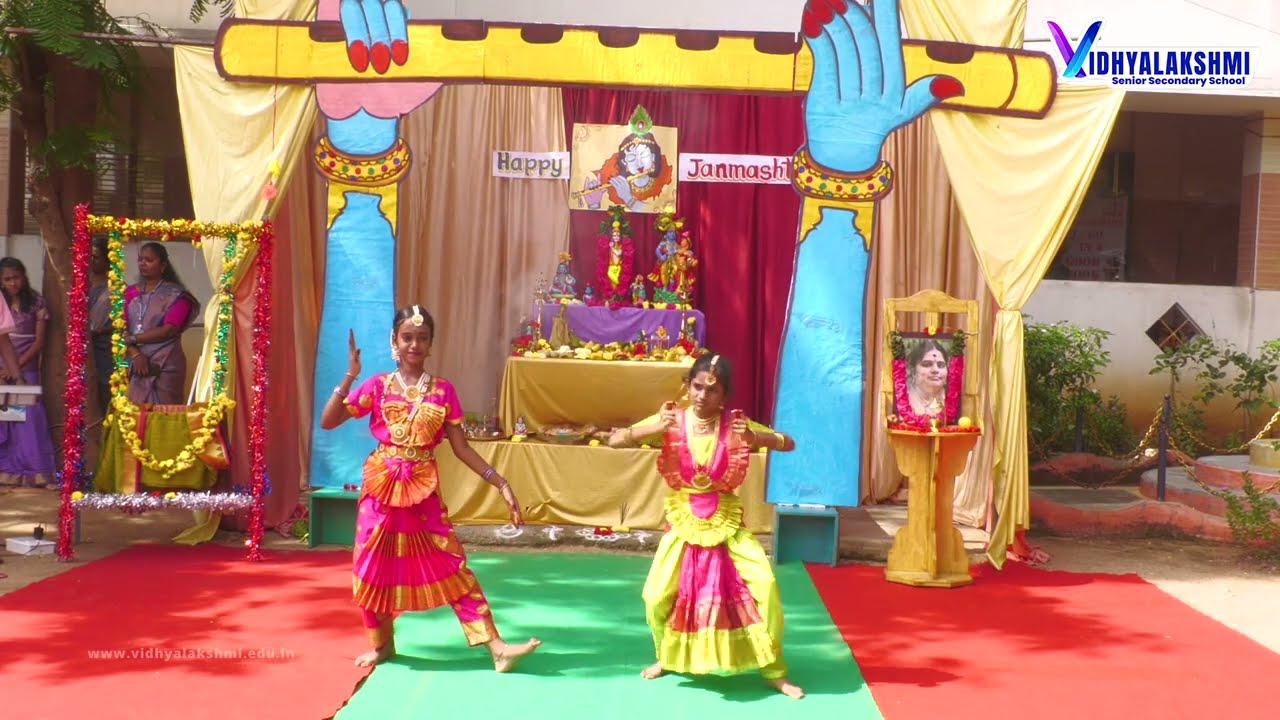 ✨🎶 Beautiful Krishna Janmashtami Welcome Dance by 6th Grade Girls 🌸🦚
