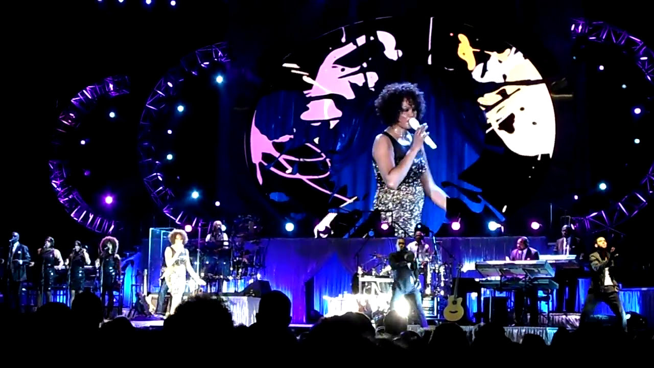 Whitney Houston in Leipzig - I wanna dance with somebody / How Will I Know - 13.05.2010