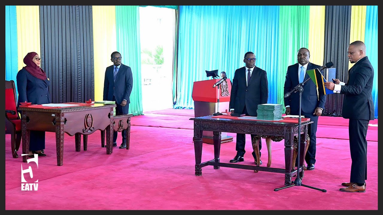 MHESHIMIWA HAMIS MWINJUMA AIBUA SHANGWE LA MAWAZIRI, AKILA KIAPO MBELE YA RAIS SAMIA