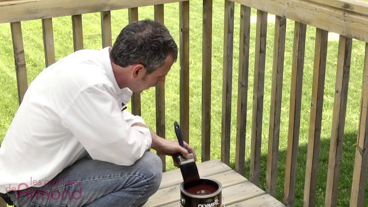 Application d'une teinture extérieure de qualité pour revivifier un patio