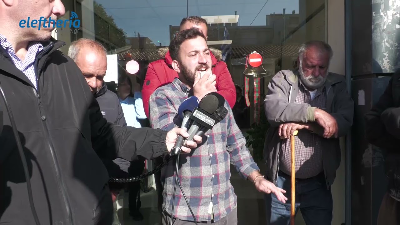 Καλαμάτα: Αγρότες από το μπλόκο της Θουρίας στη ΔΟΥ Καλαμάτας