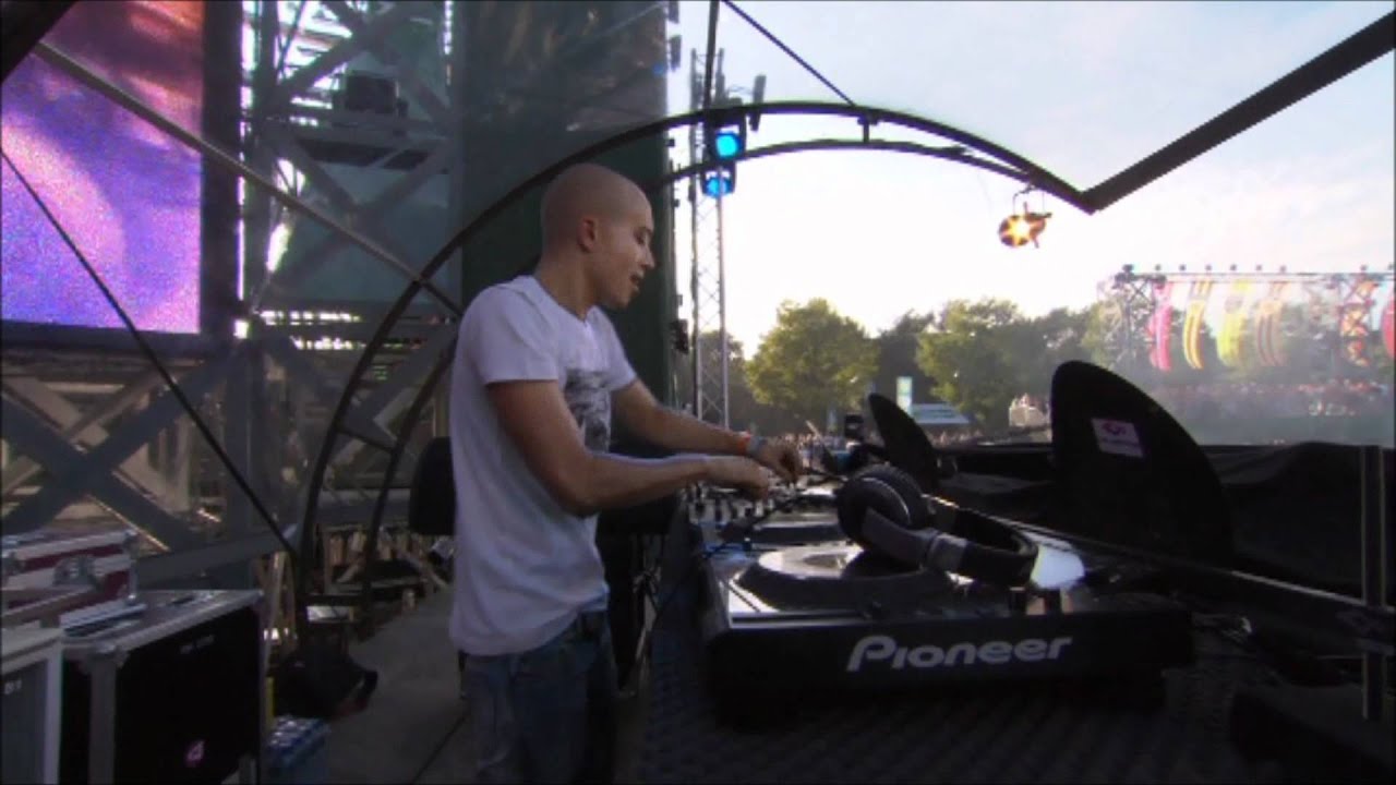 DECIBEL 2011 DVD / HEADHUNTERZ