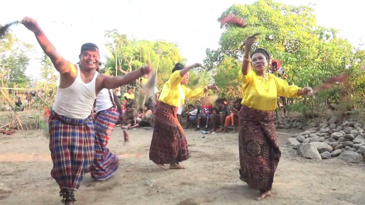 LAGU PESTA DAERAH MAUMERE TERBARU LONG WA'IN/cip:WIHELMUS MANIS / voc: DJEFRON FT FERIYANA