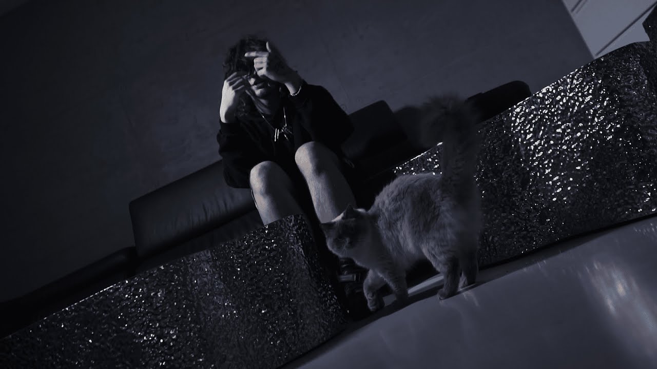 Coś mnie kłuje | Official M/V