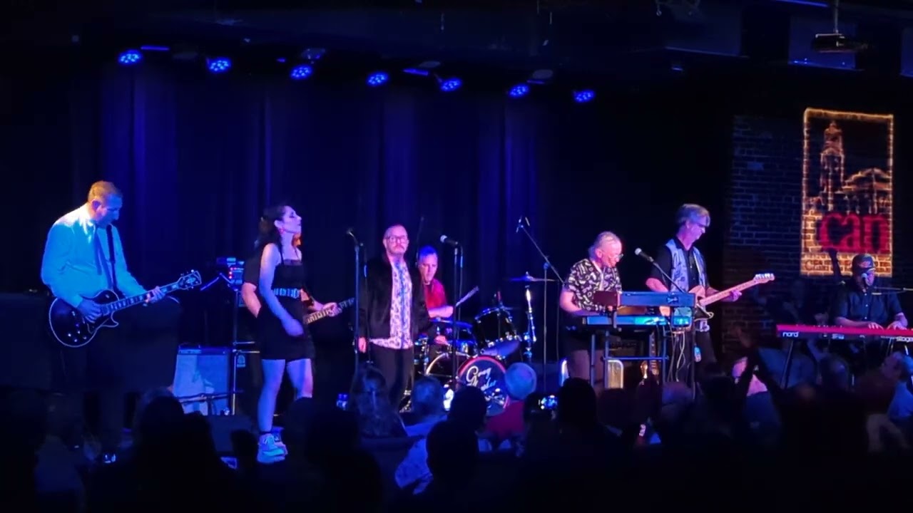 Greg Hawkes and Eddie Japan perform You're All I've Got Tonight and Bye Bye Love by The Cars
