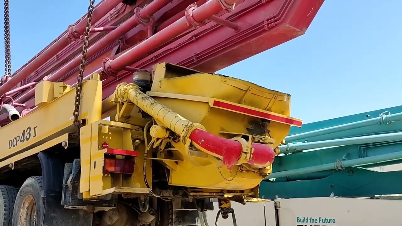 Lifting of Volvo concrete pump trucks