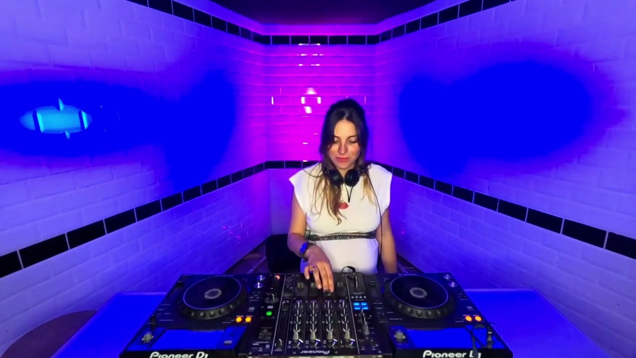 BERENGERE / 126 BPM - BASS STATION 086