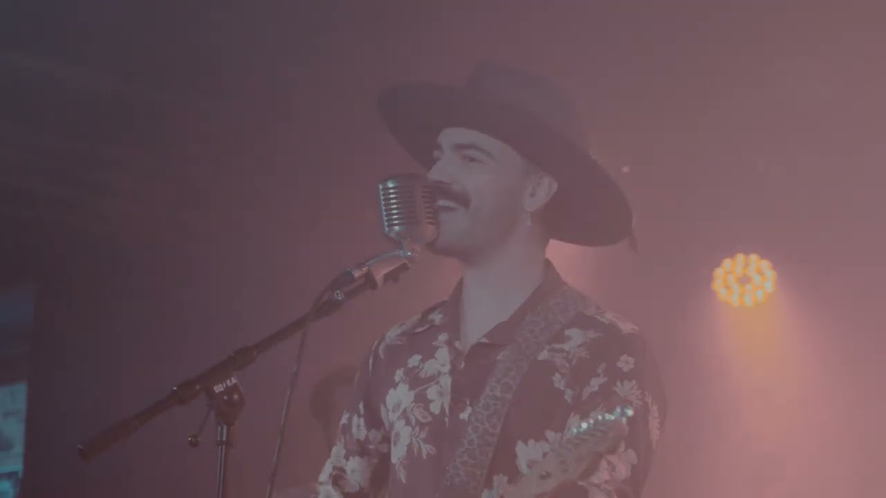Cosmicar - Una noche m&aacute;s (en directo)