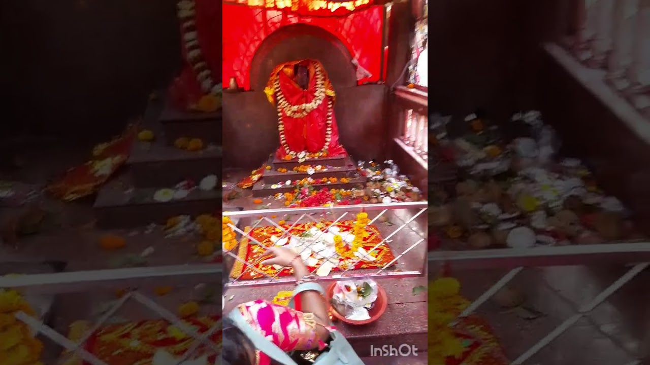 উত্তরপূর্ব ভারতের আসাম রাজ্যের ভ্রহ্মপুত্র নদের পশ্চিমে  নীলাচল পাহারিপাদদেশে মাদেবী কামাখ্যা মন্দির