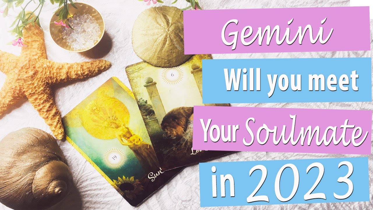 GEMINI SINGLES - Gemini a busy year in love.🌞❤️You will met this person in an unusual way.