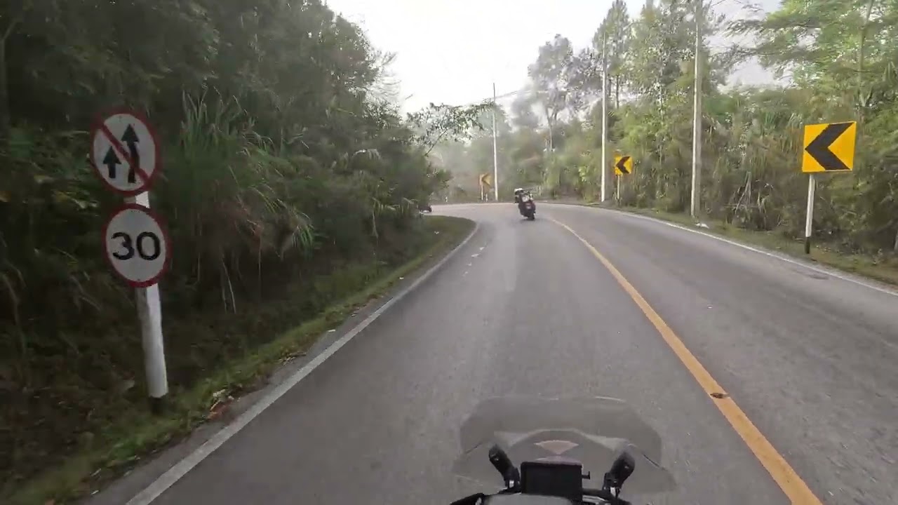Curvy Motorcycle Roads - Pai to Chiang Rai Thailand