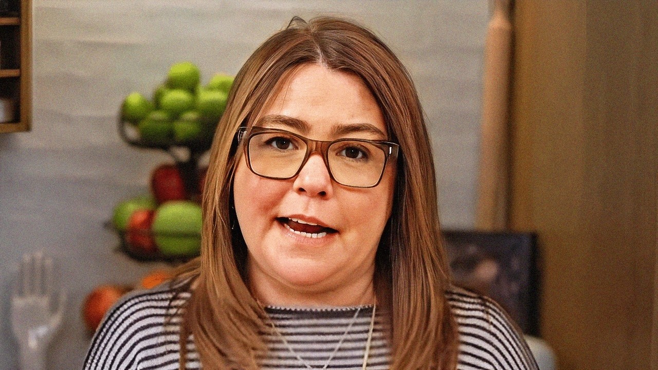 Remember Her? Try Not to Gasp When You See Rachel Ray Now