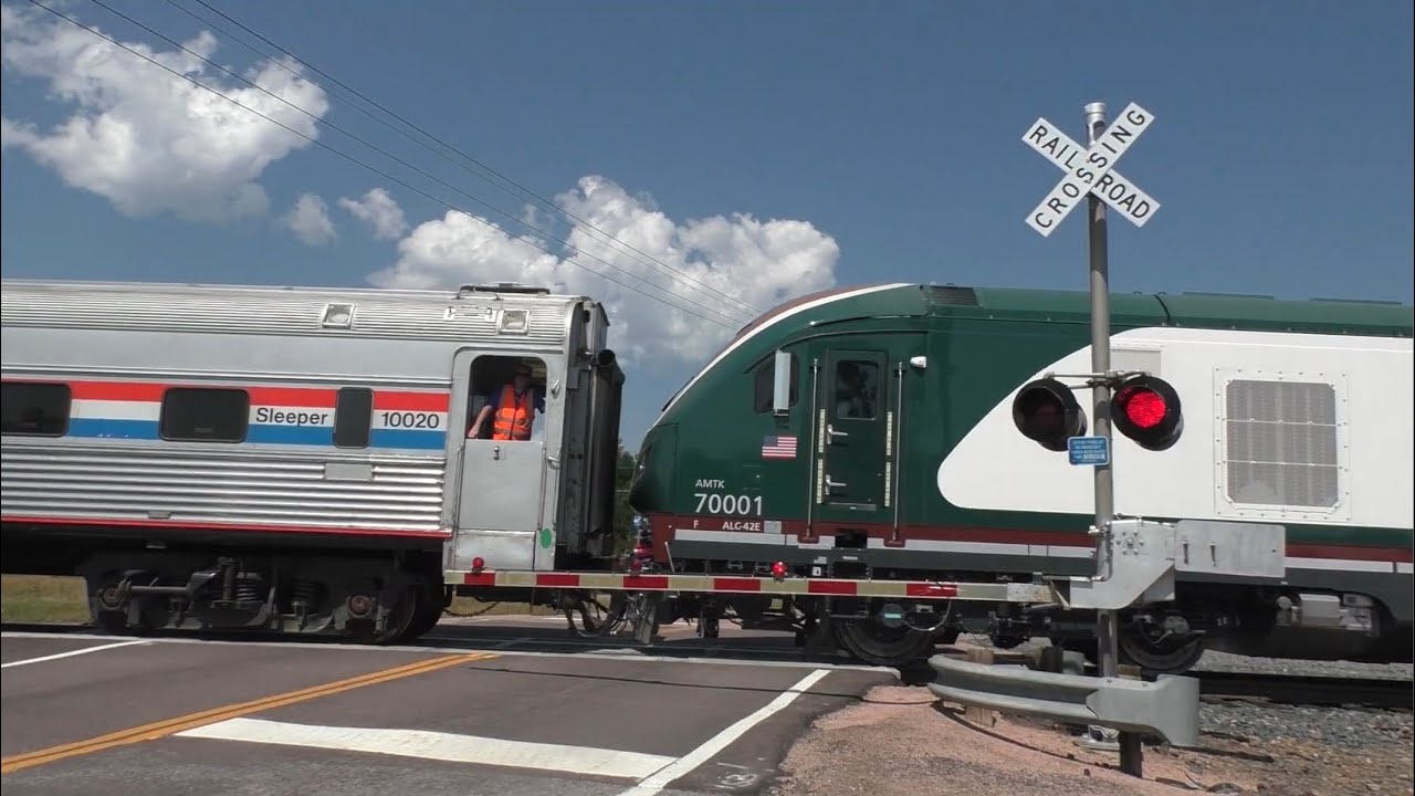 Perry Park Ave. Railroad Crossing, Larkspur, CO with a Special Amtrak Move!