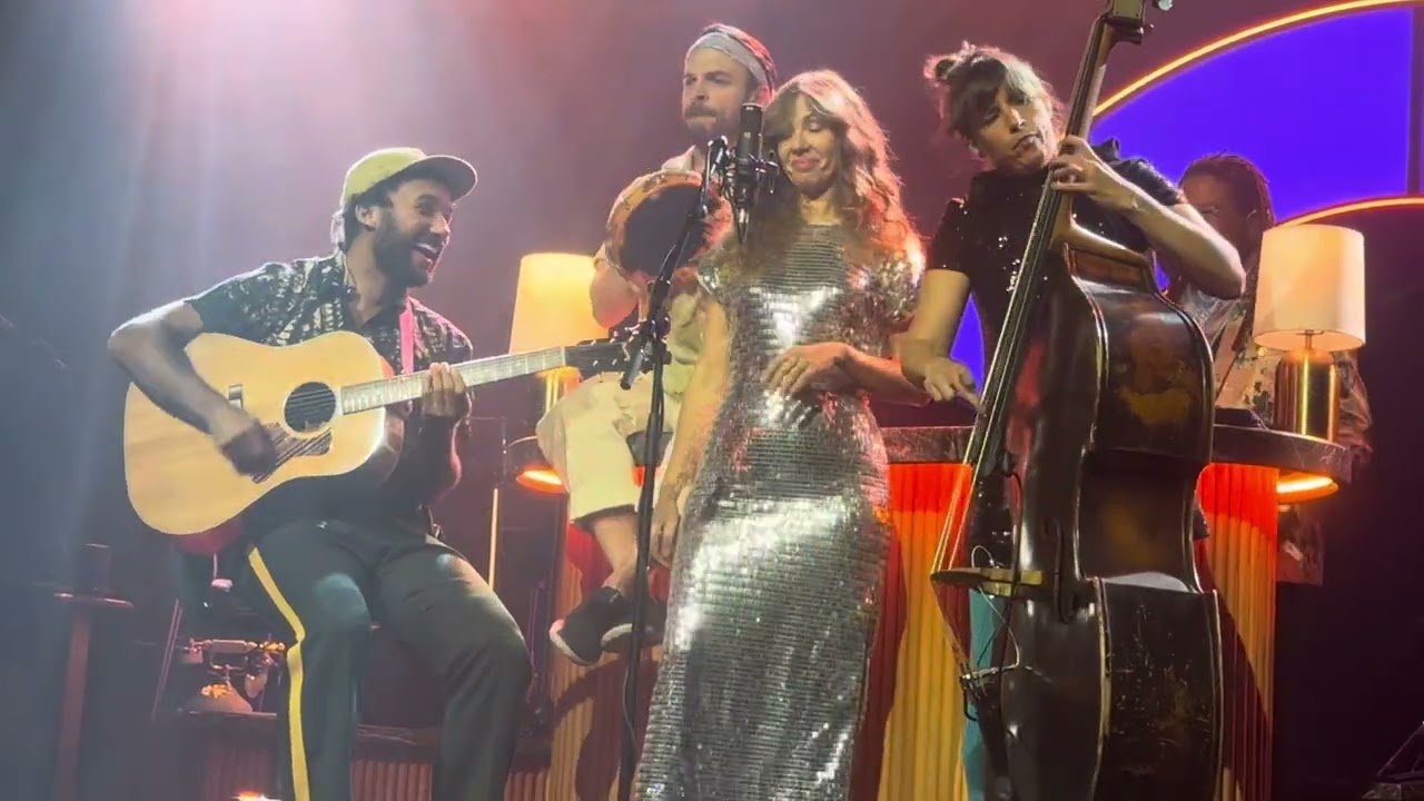 Lake Street Dive - I Want You Back (cover) Paramount; Huntington, NY 2025-05-13