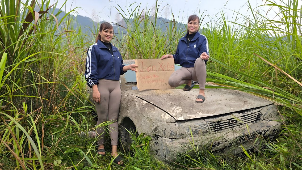 The girl bought a scrap car to repair and restore the entire car engine.
