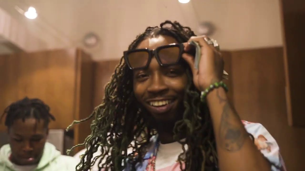 Skooly - Concrete (Official Music Video)