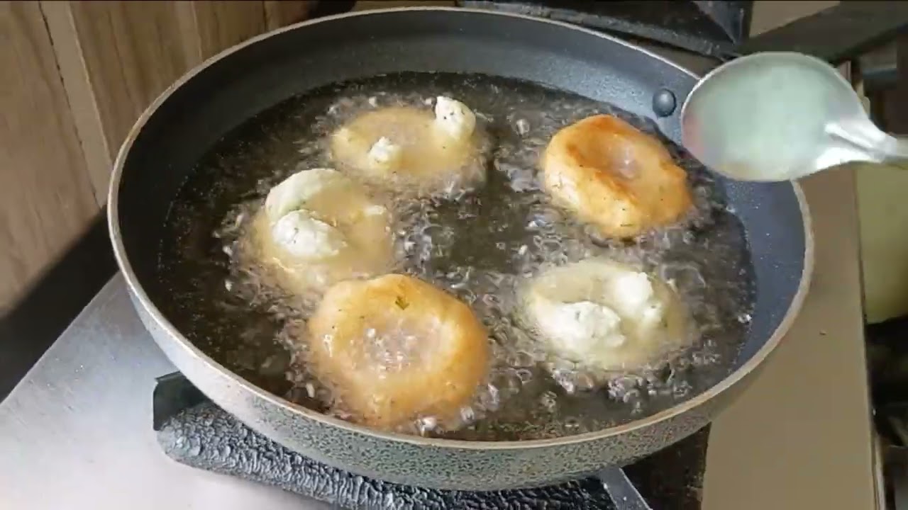 Medu Vada Recipe  Andar Se Soft  our  Bahar  Se Crispy 