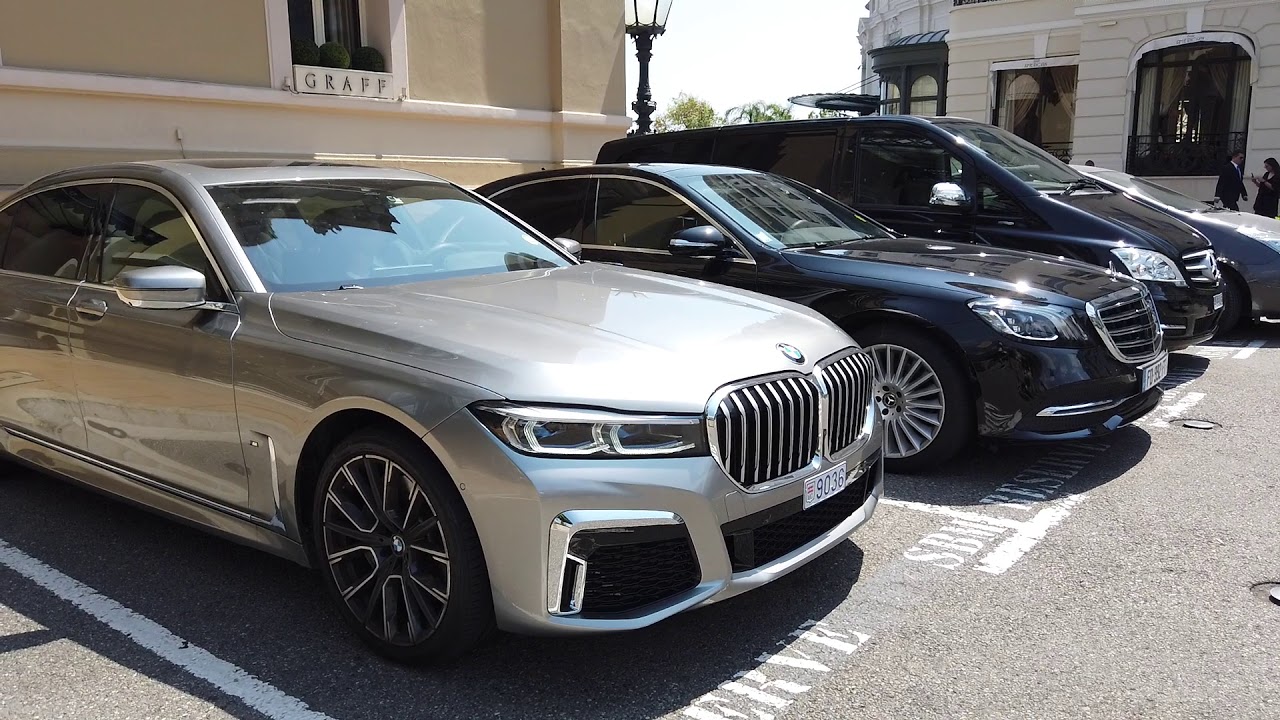 Real life: BMW 7 Series 2020 vs Mercedes Benz S Class 2020 in Monaco.