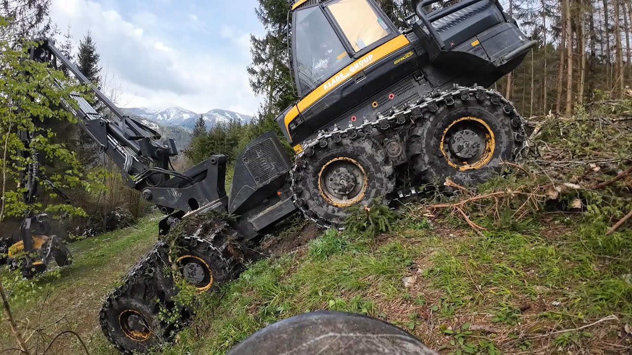 Im Windwurf / Ponsse Bear - MS 462 / der letzte Schnee